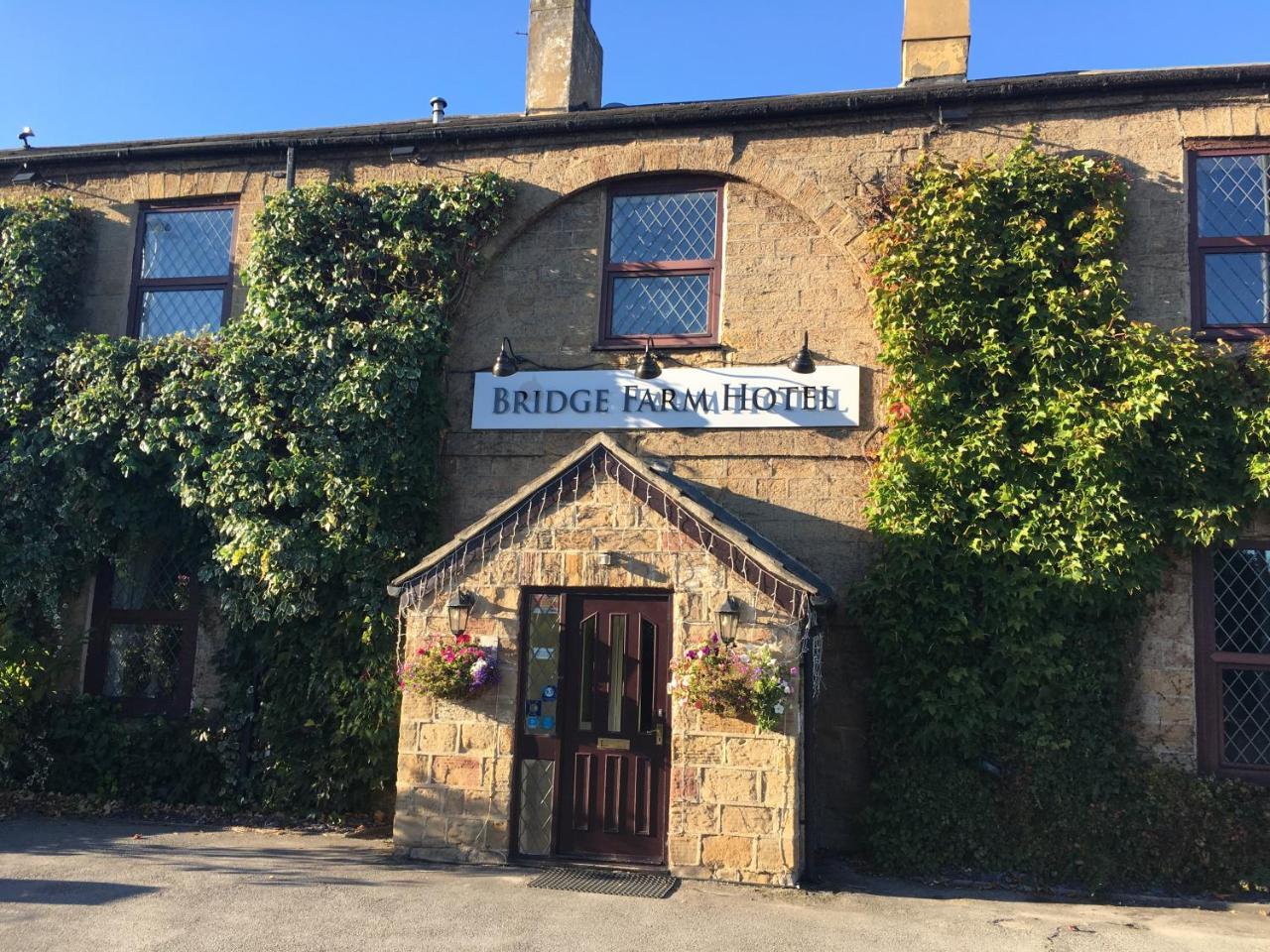 Bridge Farm Hotel Leeds  Exterior photo